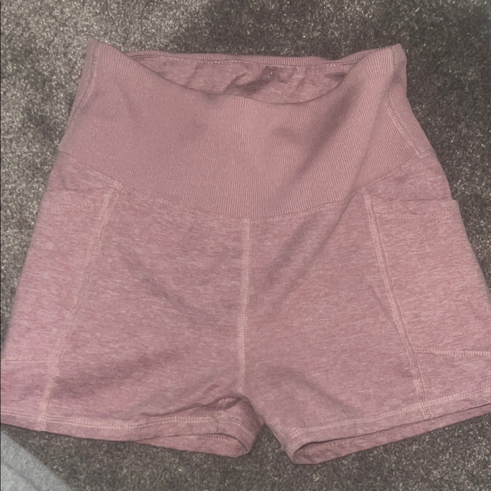 Zobha High-Waisted Mauve Shorts